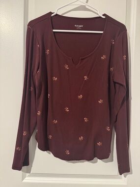 Old Navy Women's Burgundy Long-Sleeve Notch-Neck Top with Pink Floral